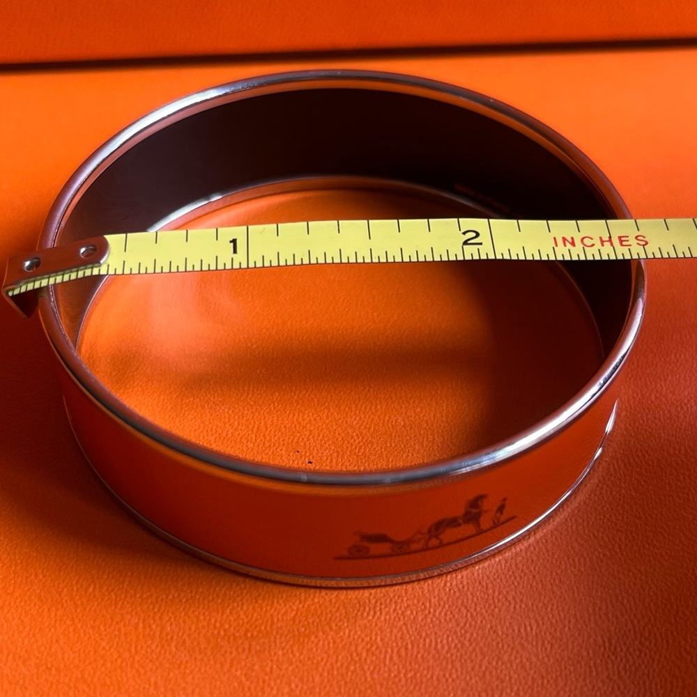 ⚡️SALE⚡️Hermes Orange Enamel Bracelet with Gold-Tone Trim - Picture 3 of 9